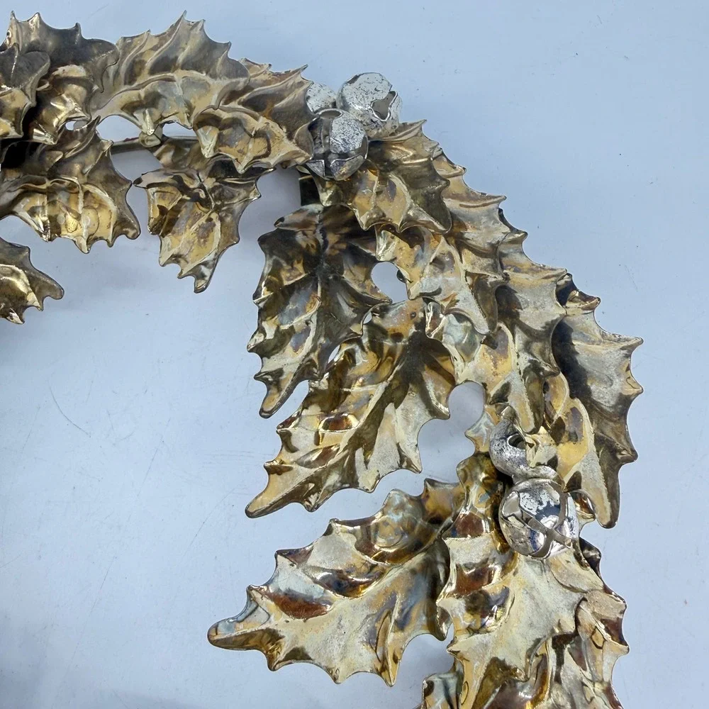 Department 56 Holly Bow Metal Wreath w/Box Home Decor Gold Silver Jingle Bells